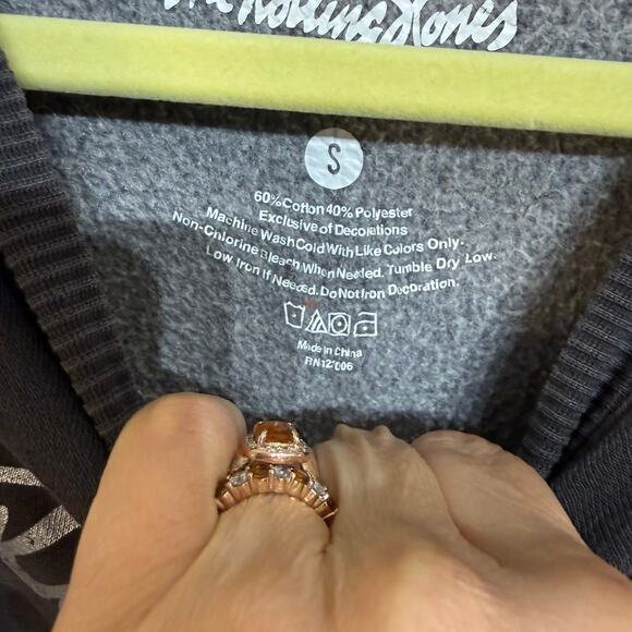 Rolling Stones Charcoal Sequin Tongue Graphic Crewneck Sweatshirt Sz M - Picture 6 of 11